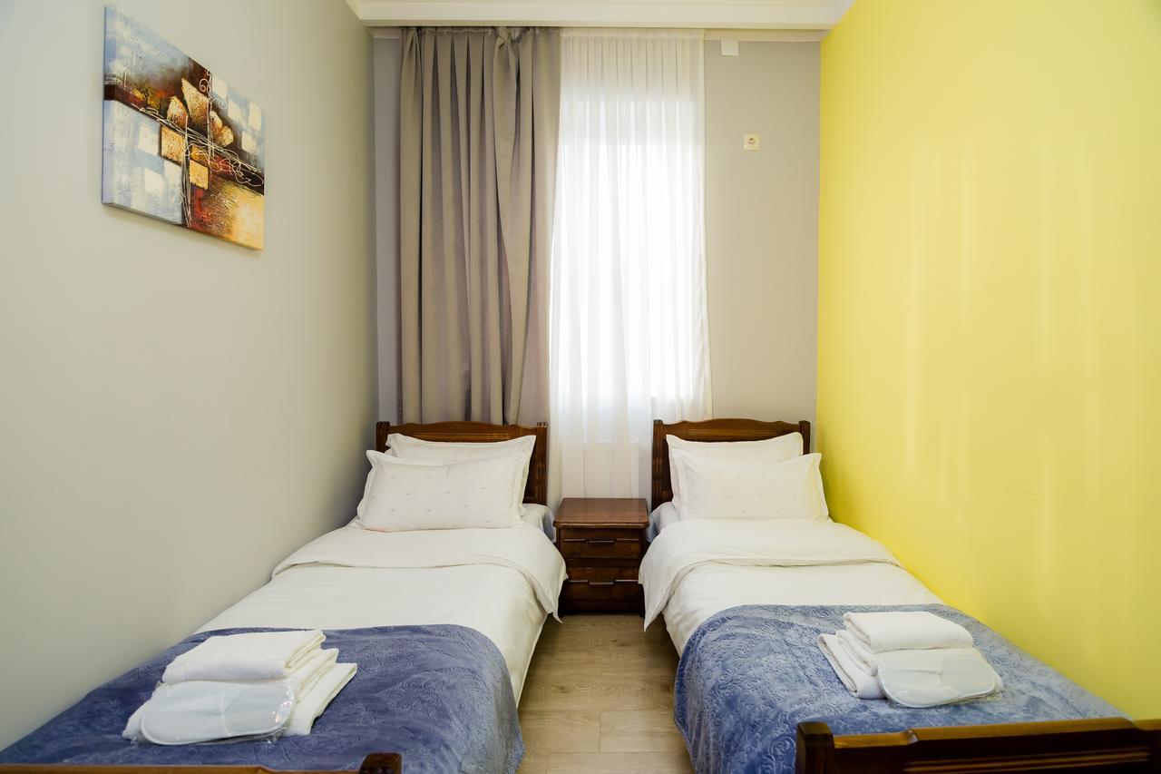 Big Family Guest House Tbilisi Ngoại thất bức ảnh