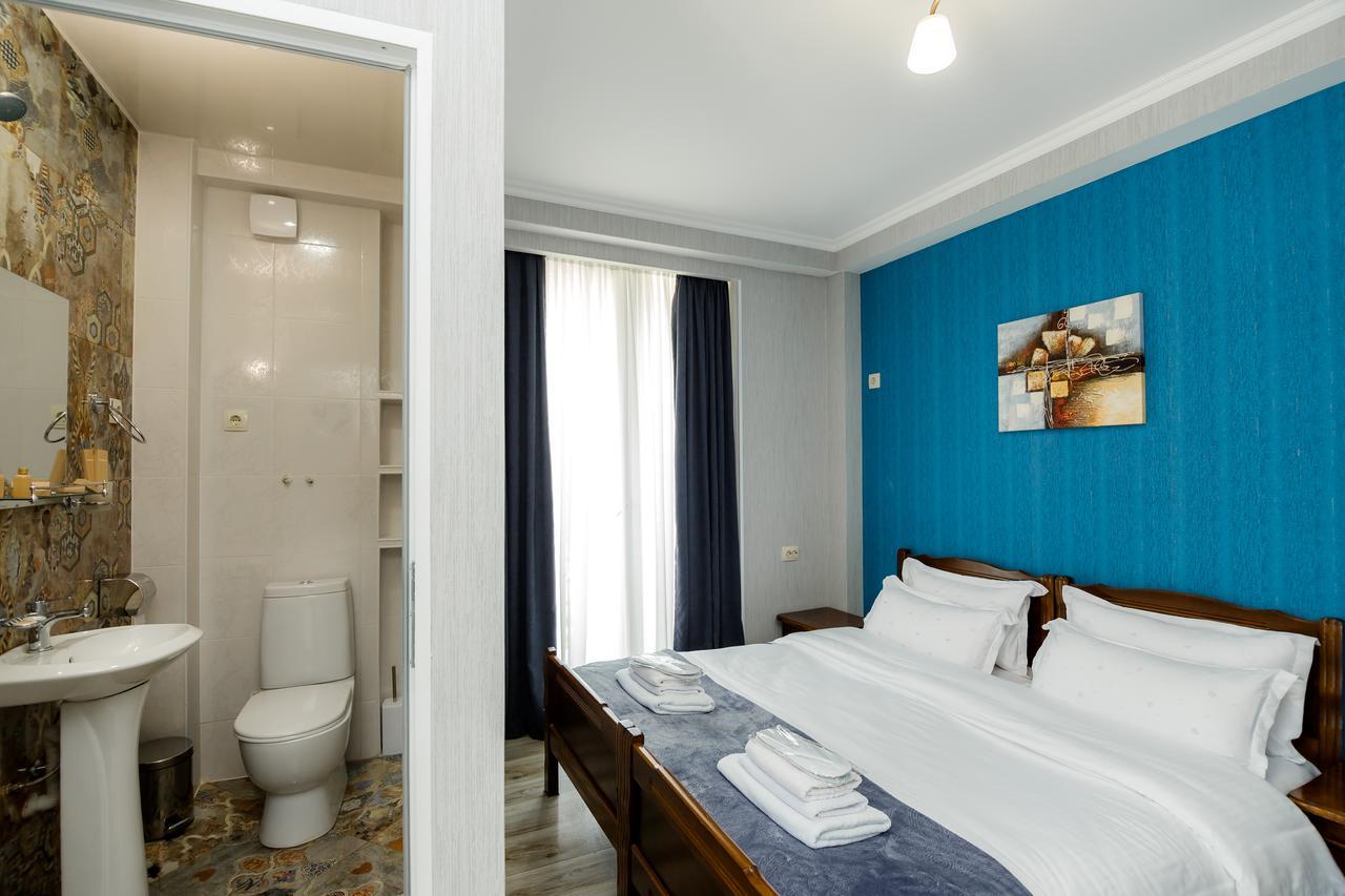 Big Family Guest House Tbilisi Ngoại thất bức ảnh