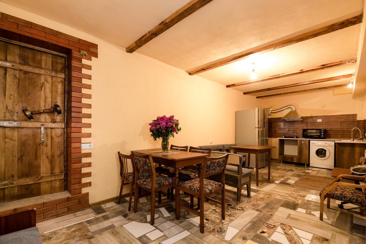 Big Family Guest House Tbilisi Ngoại thất bức ảnh